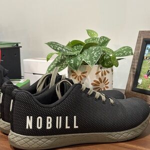 NOBULL Trainer Shoes Mens Size 8 Women’s 9.5 black Low Top Cross Training